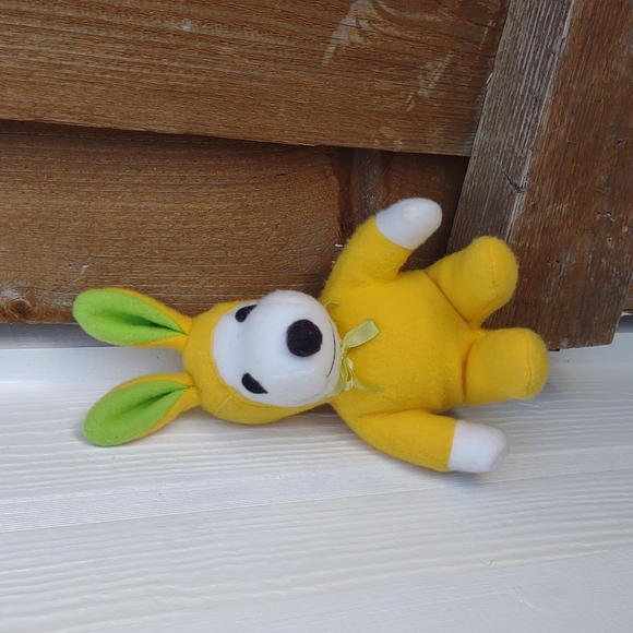 Easter Bunny Peanuts Snoopy dressed up as yellow Easter bunny rabbit - Picture 2 of 7